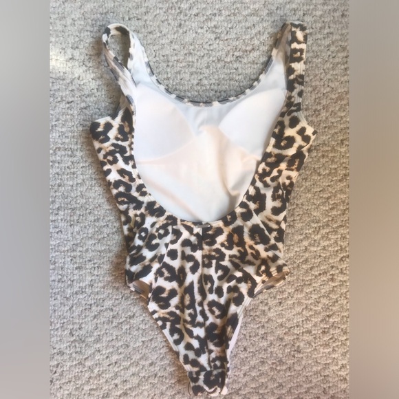 NWOT Abercrombie & Fitch Leopard One Piece Low Back Swimsuit - Picture 4 of 8